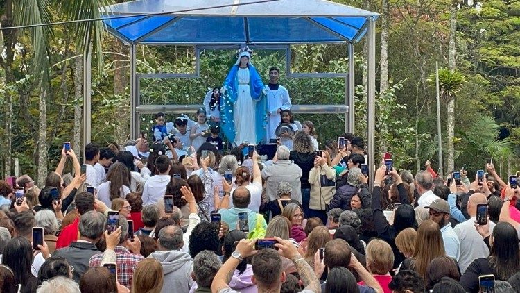 Milícia da Imaculada realiza festa de coroação de Nossa Senhora