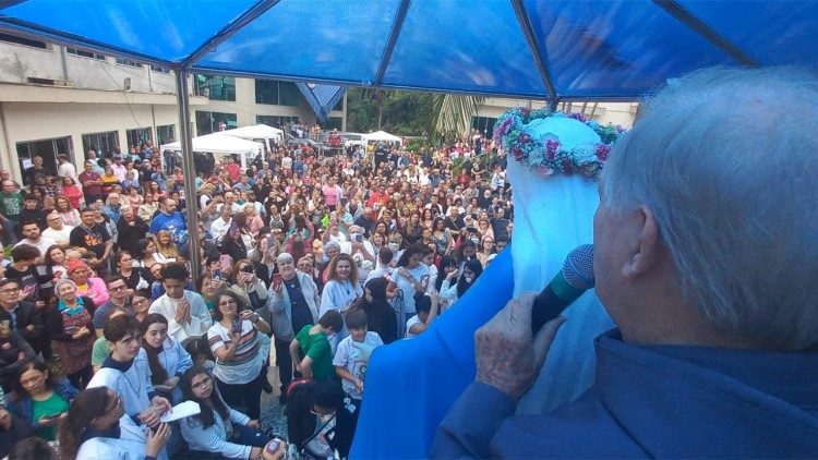 Milícia da Imaculada realiza festa de coroação de Nossa Senhora