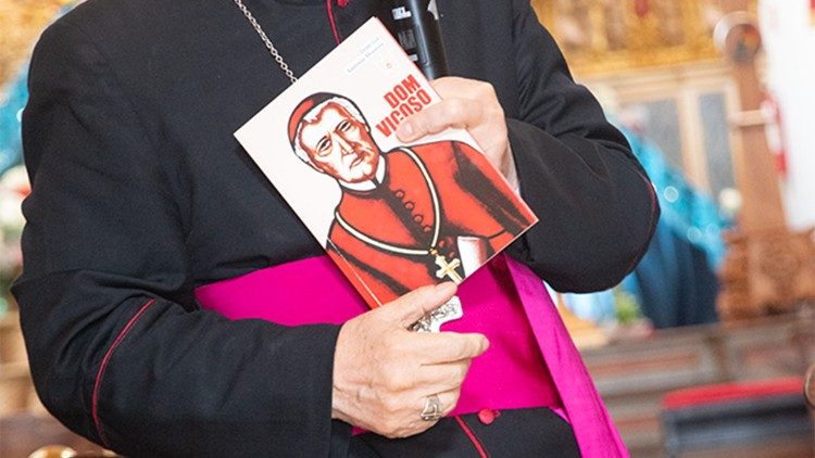 Dom Gil durante sua explanação.