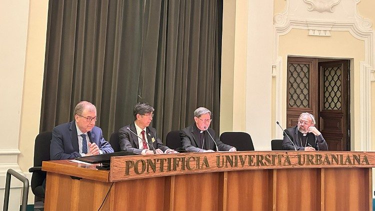 Un momento della presentazione del libro alla Pontificia Università Urbaniana
