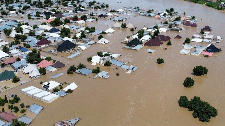 2025.05.31 Una città nigeriana sommersa dalle inondazioni 