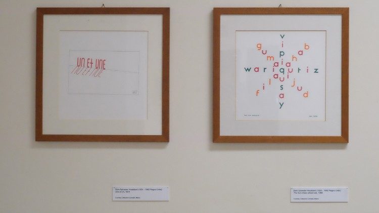 Dom Sylvester Houédard “Une et Un” (1974) e “The Sun-chees wheel-ode” (1968). Cortesia Collezione Corinaldi, Milão