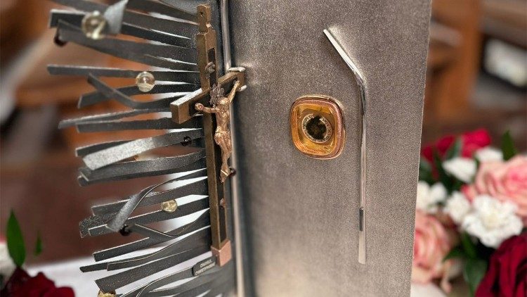 Relikwiarz 15 błogosławionych sióstr katarzynek, męczennic z Braniewa