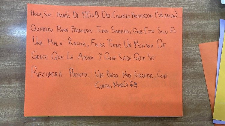 Una tarjeta pidiendo la mejoría del Santo Padre