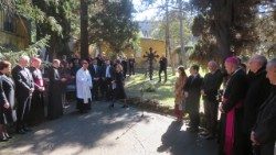 Асвячэнне адрэстаўраванага літоўскага крыжа ў Ватыканскіх садах