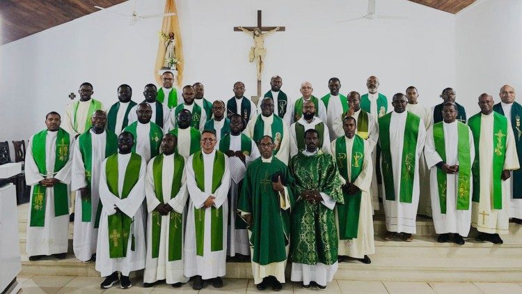 Cabo Verde - Atualização Teológica - Diocese de Santiago