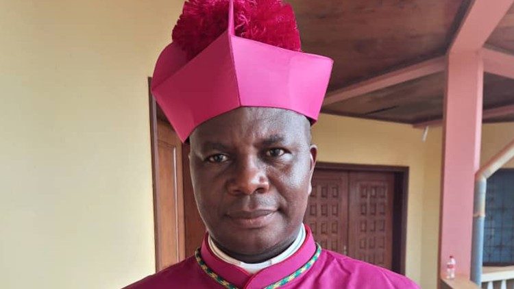 Mgr Justin Georges Ebengue, nouvel évêque de Yokadouma, au Cameroun.