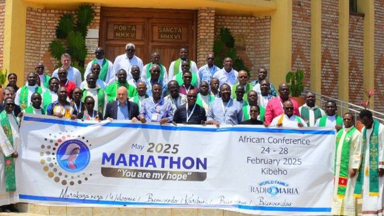 Momentos do encontro em Kibeho