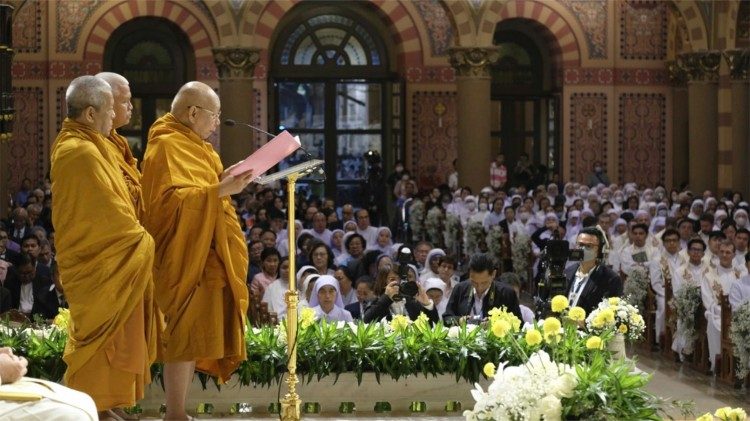 Buddhist leaders extend their greetings and well-wishes during the installation of Archbishop Francis Xavier Vira Arpondratana at Assumption Cathedral in Bangkok on March 2, 2025. Their participation underscores Thailand’s strong tradition of interfaith dialogue and mutual respect among religious communities. Photo by Peter Monthienvichienchai/ LiCAS News