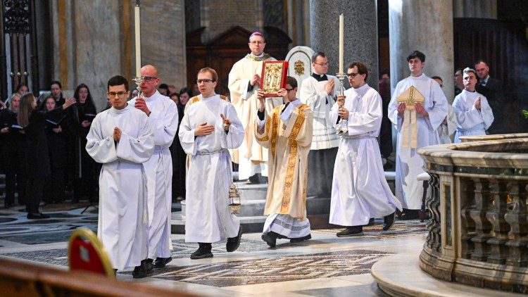 Lietuviai piligrimai Švč. M. Marijos didžiojoje bazilikoje (Aistės Karpytės nuotrauka) 