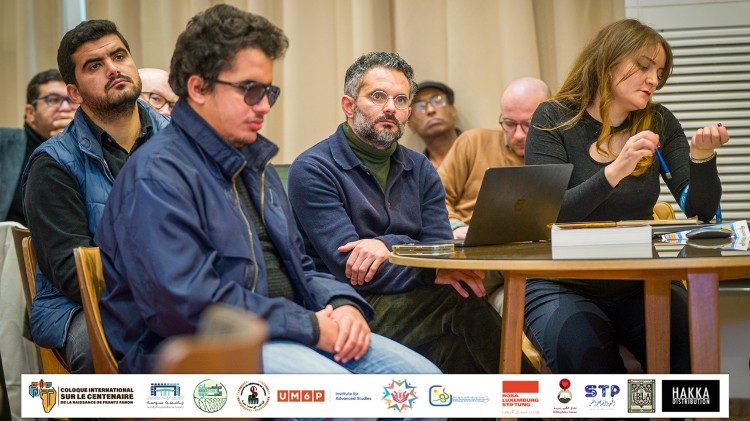 Momentos do Colóquio - Prof. Garnaoui ao centro