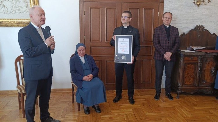 Uroczystość wręczenia medalu s. Łucji Kwietniewskiej (KUL)