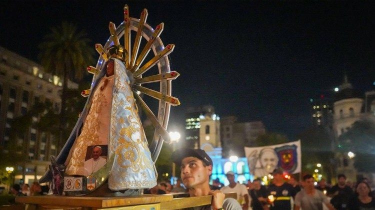 Un simulacro della Vergine Maria