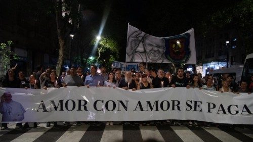 Od Čadu přes Buenos Aires až po Čínu: svět se modlí za papeže Františka