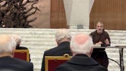 Fastenexerzitien in der Audienzhalle mit P. Pasolini