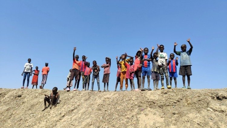 Crianças e jovens sul-sudaneses