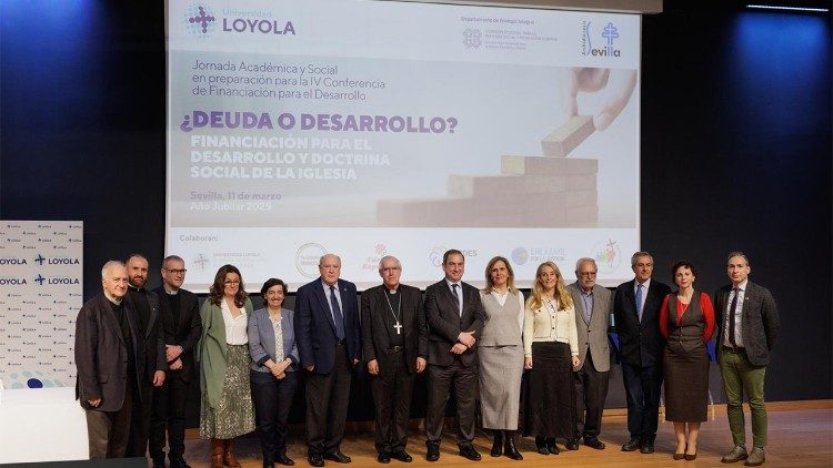 Los ponentes de la Jornada «¿Deuda o Desarrollo? Financiación para el Desarrollo y Doctrina Social de la Iglesia» (Fotos: Guillermo Aguilar)