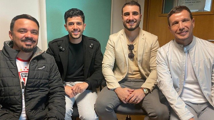 Os integrantes do Ministério Adoração e Vida.