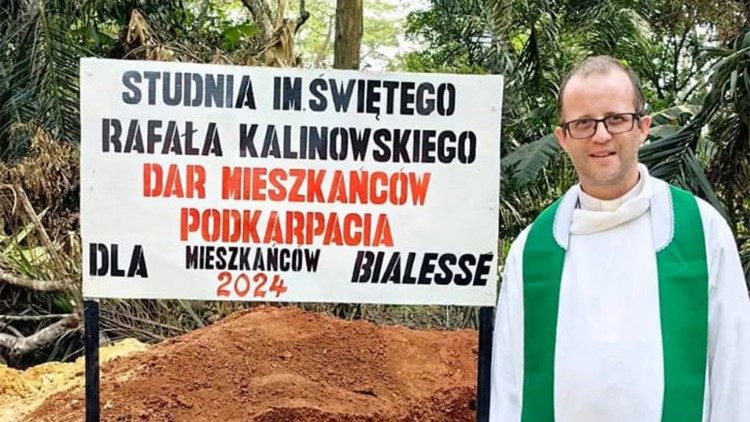 Ks. Marek Kapłon dzięki mieszkańcom Podkarpacia mógł otworzyć studnię im. św. Rafała Kalinowskiego