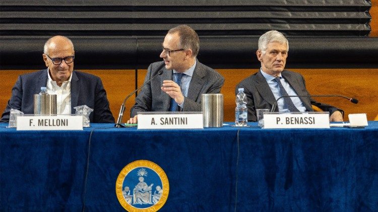 Un dibattito su diplomazia e cooperazione all’Università Cattolica 