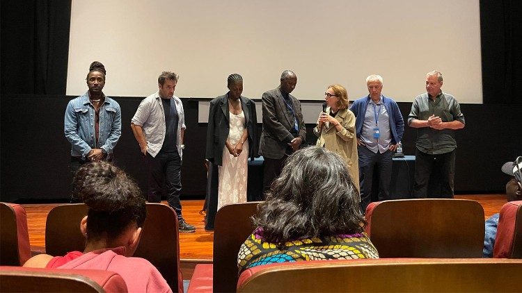 O elenco das pessoas ligadas ao fime "Nome"