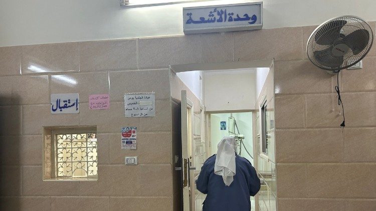 Dans la polyclinique de Notre-Dame des Apôtres au Caire. 