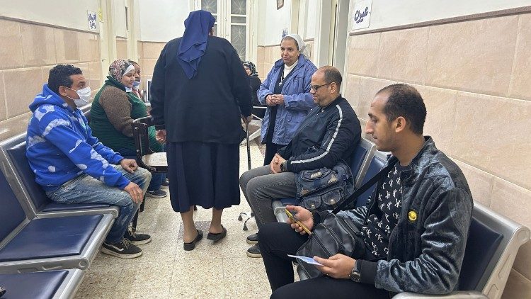A la polyclinique des soeurs de Notre-Dame des Apôtres.
