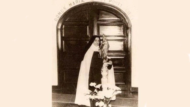  Venerável Madre Carminha