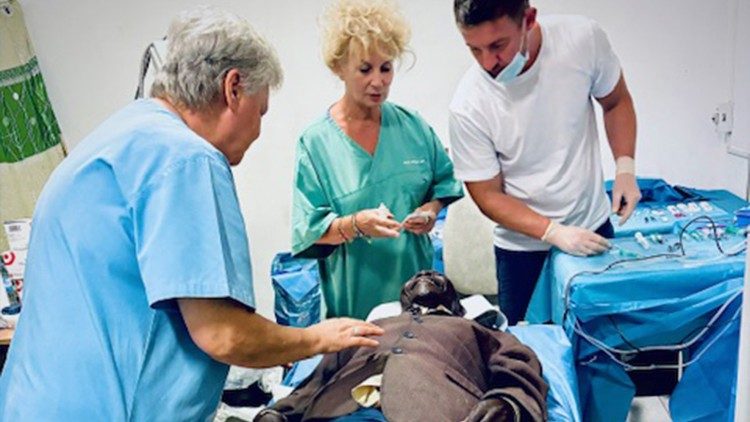 Polscy okuliści przebywali trzy tygodnie w Angoli. Przeprowadzili 50 operacji ratujcych wzrok