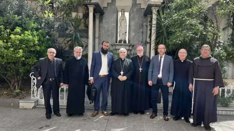 2025.03.20 Siria, Damasco. Delegazione affari religiosi visita la sede della diocesi armeno cattolica