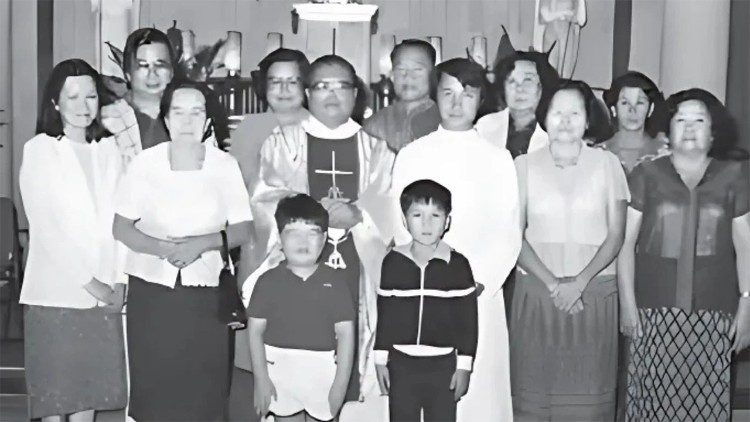Father Niphot Thienwihan was the first Thai Catholic priest to be ordained in Chiang Mai on January 5, 1975. The ordination ceremony was presided over by Bishop Lucien Lacoste before his retirement. (Photo from Udomsarn magazine)