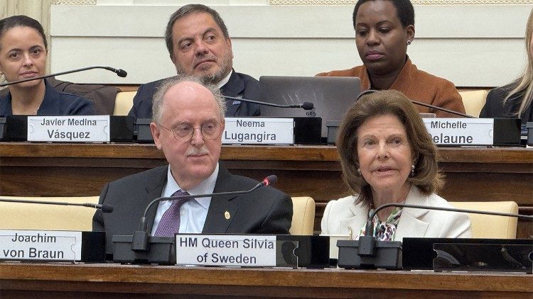 Bei einer Sitzung der Akademie