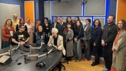 Masteranzi de la ASE București, în vizită la Radio Vatican