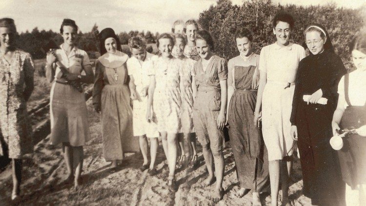 Wśród uczennic szkoły sióstr nazaretanek ukrywane były żydowskie dziewczęta