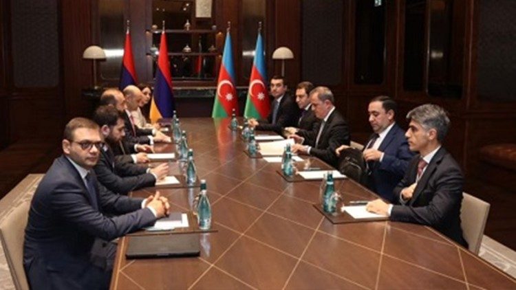 Հայաստանի եւ Ազրպէյճանի ղեկաւարներու ժողով