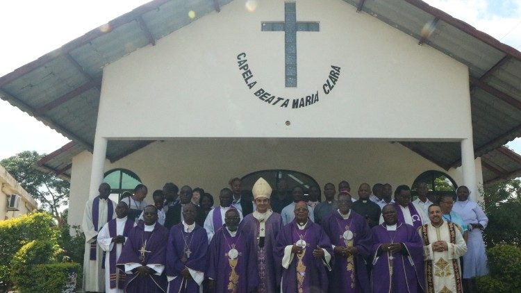 Abertura do workshop foi precedida por uma celebração eucarística presidida por Dom João Carlos Hatoa Nunes