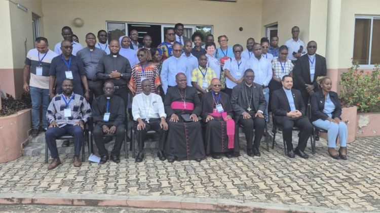 Foto de grupo dos participantes no workshop de SIGNIS África em Maputo