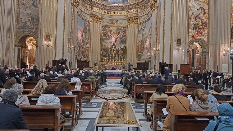 As "24 Horas para o Senhor", na Basílica de Santo Andrea della Valle em Roma