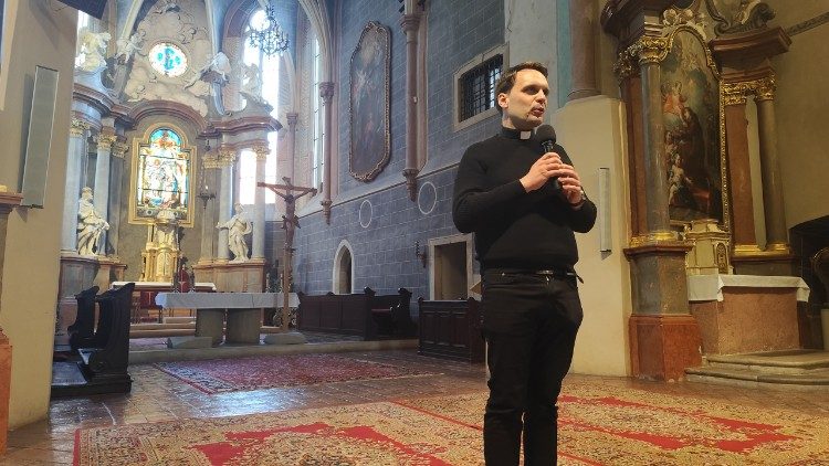 Kulcsár Dávid veszprémi atya tanúságtétele a pozsonyi ferences templomban