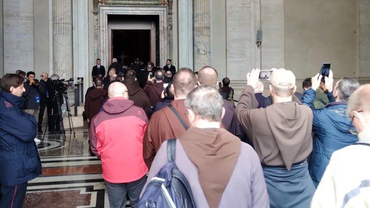 Kupita Malngo Mtakatifu