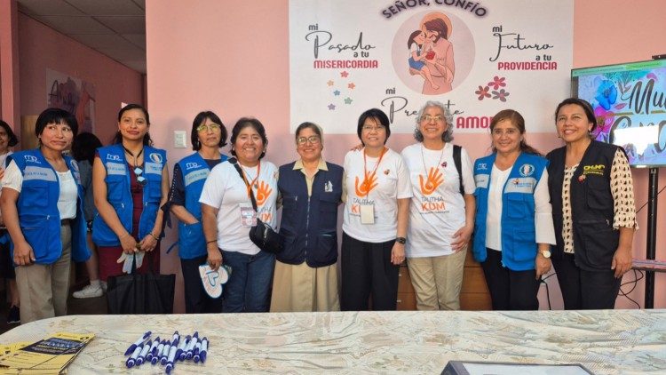 Representantes del Ministerio Público de Perú, Sor Ana María Vilca, Sor Karim, Sor Abby Avelino, Sor Carme Ugarte, Casa de Acogida Sor Rosalía Rendú, Lima, Perú, 27 de marzo de 2025.