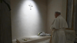 Pope Leo stopped at the Basilica of St. Mary Major to pray at the tomb of his predecessor