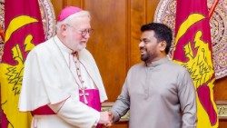 இலங்கை அதிபருடன் பேராயர் காலகர் 