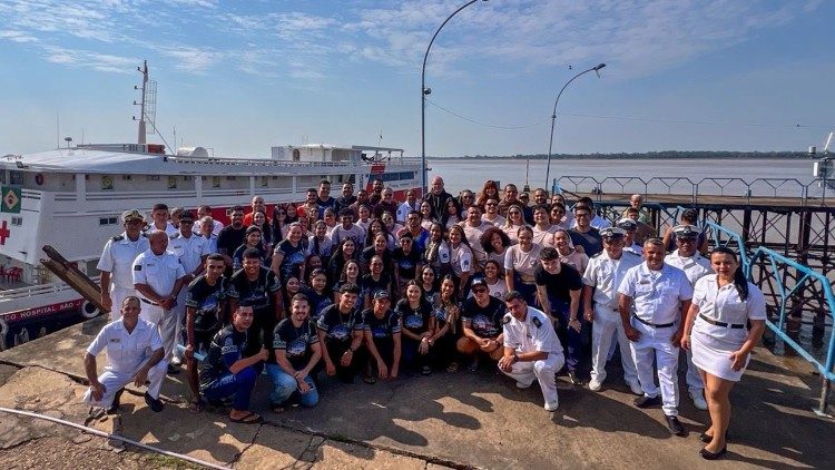 Mitarbeitende auf den Krankenhausschiffen