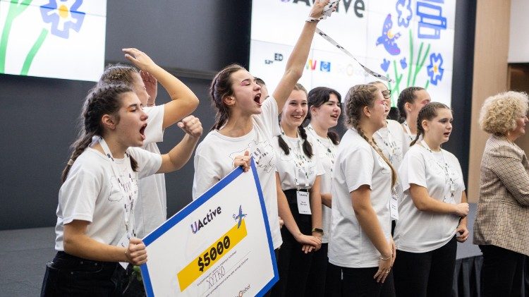 Jovens que participam do projeto UActive