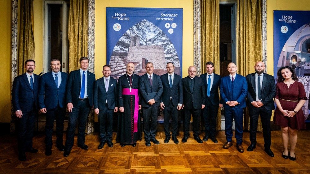 Expoziția "Speranță din ruine" (Roma, Palazzo Falconieri, 4 noiembrie 2025)