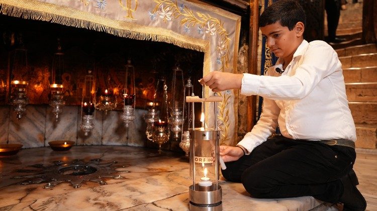 ATTENZIONE FOTO SOLTANTO DA USARE SOLO PER PEZZO ORF FRIEDENSLICHT - FOTO SOLO PER PEZZI SULLA LUCE DELLA PACE DEL ORF 