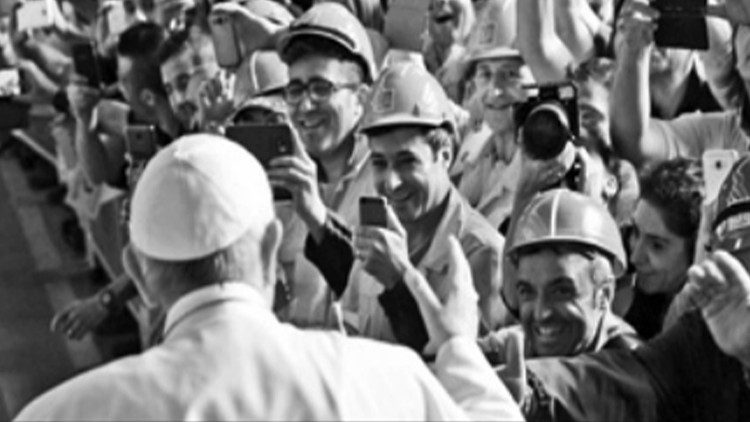 Sono molteplici gli incontri dei Pontefici con i lavoratori e, in particolare, con gli operai (foto d'archivio)