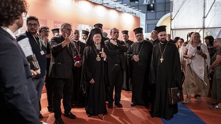 El Patriarca de Constantinopla, Su Santidad Bartolomé en su visita a la Exposición en Rímini