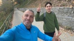 Raffaele Pasquariello con uno dei suoi ragazzi